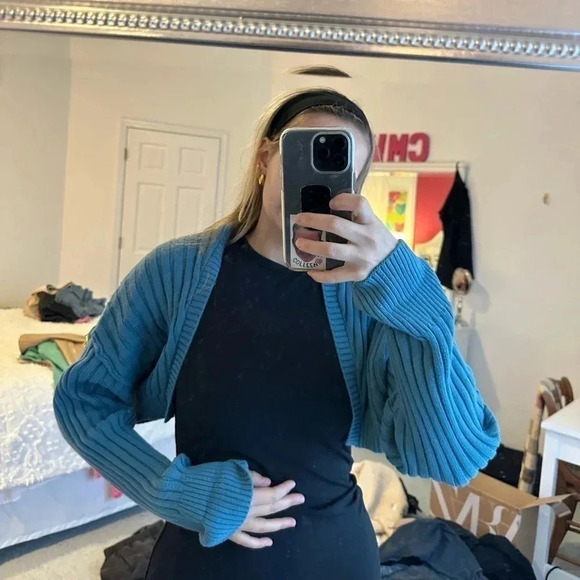 Urban outfitters sweater - Picture 1 of 3